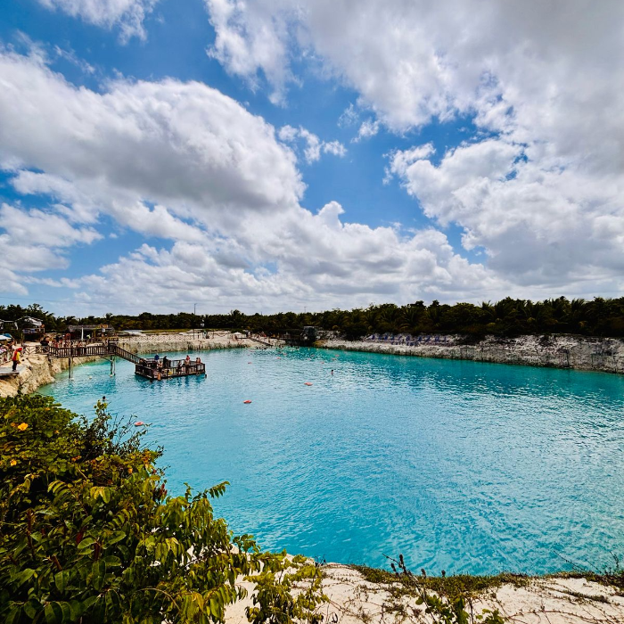 Compre 1 vaga no Passeio de Jardineira pelo Litoral Leste de Jericoacoara e ganhe outro :  com o seguinte roteiro: Árvore da Preguiça, Praia do Preá, Lagoon Beach, Buraco azul de Caiçara, Lagoa do Paraíso e Dunas do Parque Nacional