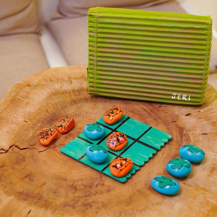 A chama a castanha não é só uma loja de castanhas, nos temos uma variedade de produtos que vão encantar os olhos e o paladar. Entre pimentas, cachaças temos também decorações estilo que carrega uma identidade na nossa cultura. Ideal para presentear ou levar de lembraça.