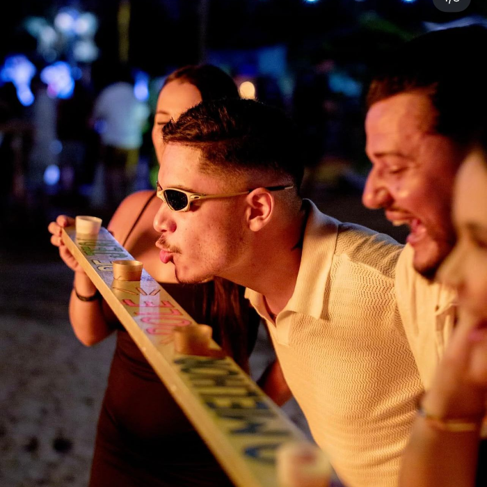 🌙✨ Quinta é dia de Luau no Quintal Jericoacoara!
A partir das 21h, se prepare pra uma noite mágica, trazendo o melhor do surf music, vibes leves e aquele clima perfeito pra curtir sob as estrelas.
E pra completar a experiência, tem DJ animando a pista com muita música boa até altas horas.