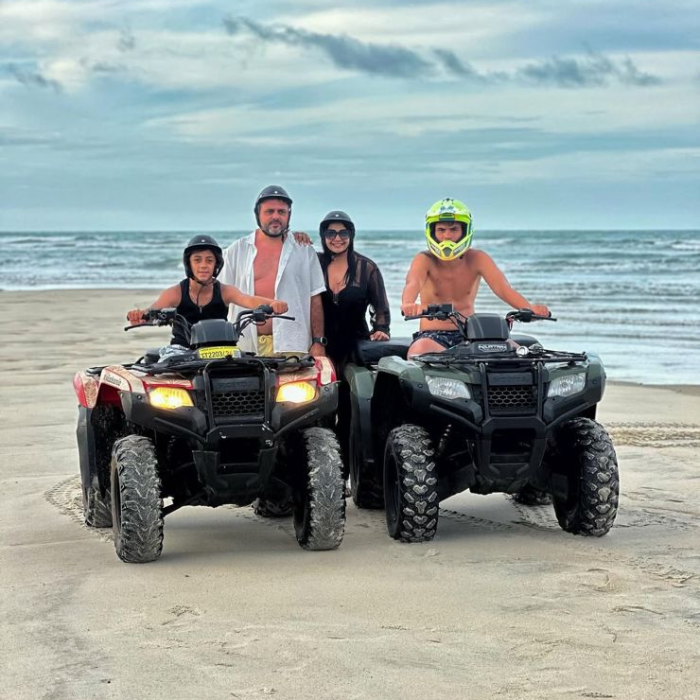 A Hard Motor é a escolha perfeita para quem busca aventura sobre quatro rodas em Jericoacoara. Especializada em passeios de quadriciclo e UTV, a empresa oferece experiências emocionantes que levam você a explorar as paisagens incríveis e as trilhas naturais da região. Com guias experientes e veículos de alta qualidade, a Hard Motor garante que cada passeio seja seguro, divertido e inesquecível.