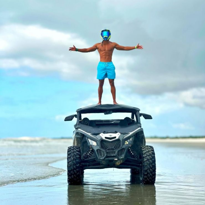 A Hard Motor é a escolha perfeita para quem busca aventura sobre quatro rodas em Jericoacoara. Especializada em passeios de quadriciclo e UTV, a empresa oferece experiências emocionantes que levam você a explorar as paisagens incríveis e as trilhas naturais da região. Com guias experientes e veículos de alta qualidade, a Hard Motor garante que cada passeio seja seguro, divertido e inesquecível.